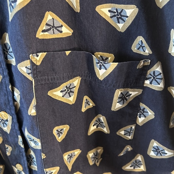 Haggar Casuals Botton Down Shirt - Picture 6 of 8